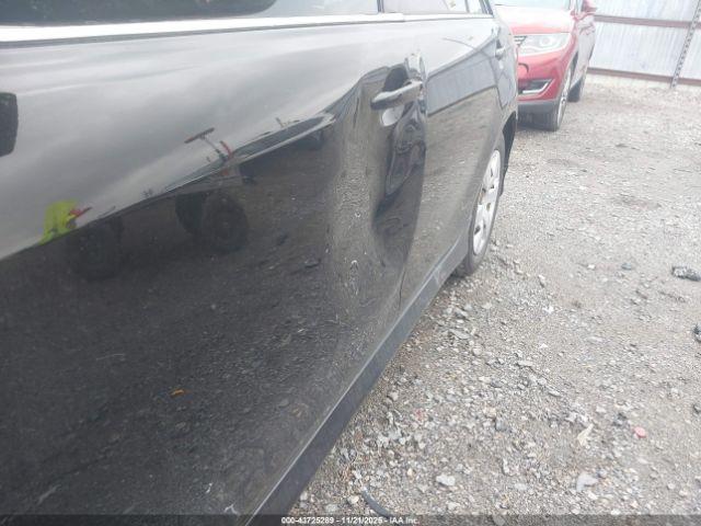 Toyota Camry Se Image 13