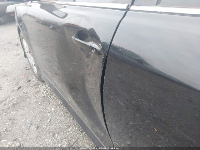 Toyota Camry Se Image 8