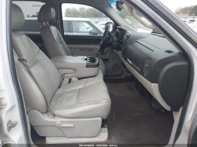 Chevrolet Silverado 2500 Lt Image 5