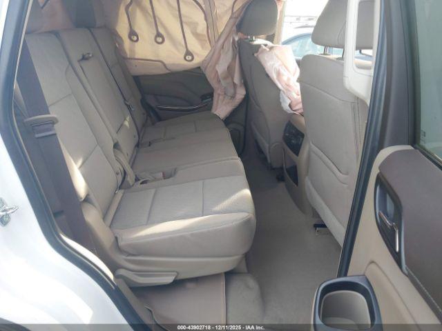 GMC Yukon Sle Image 6