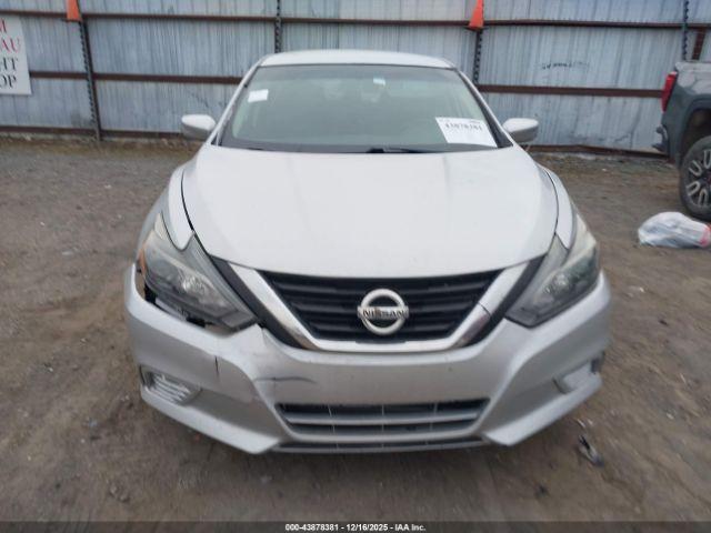 Nissan Altima 2.5 S Image 2