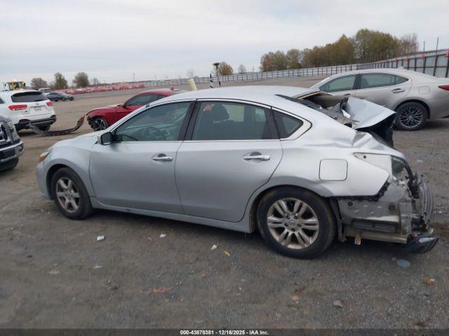 Nissan Altima 2.5 S Image 5