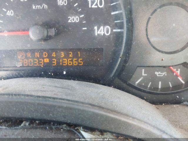 Nissan Titan Xe Image 3