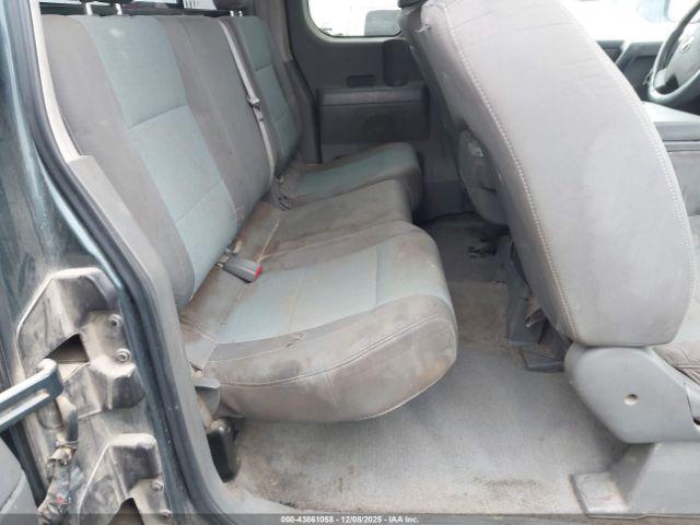 Nissan Titan Xe Image 4