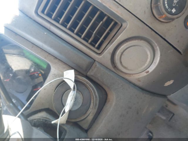 Nissan Titan Xe Image 10