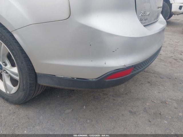 Ford Focus Se Image 11