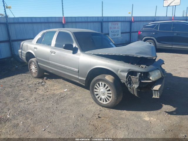 Ford Crown Victoria Image 1