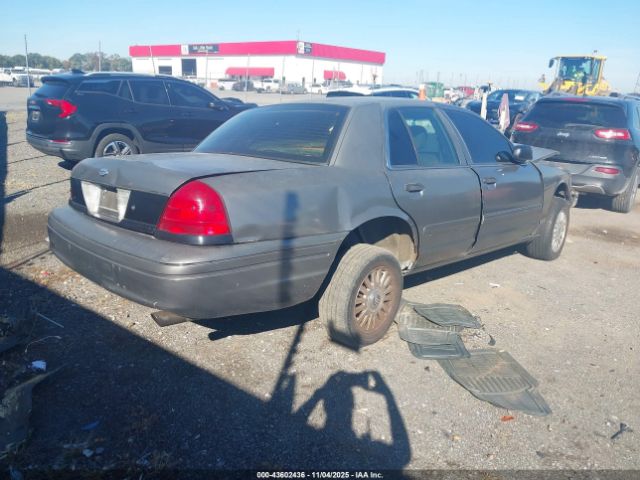 Ford Crown Victoria Image 6