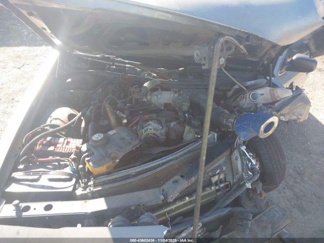 Ford Crown Victoria Image 7