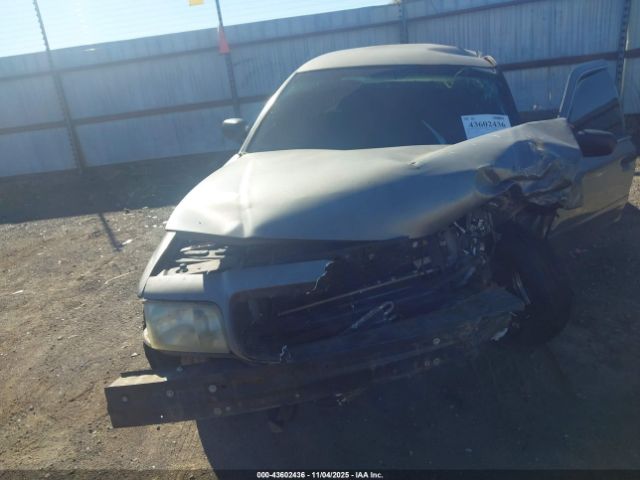 Ford Crown Victoria Image 9