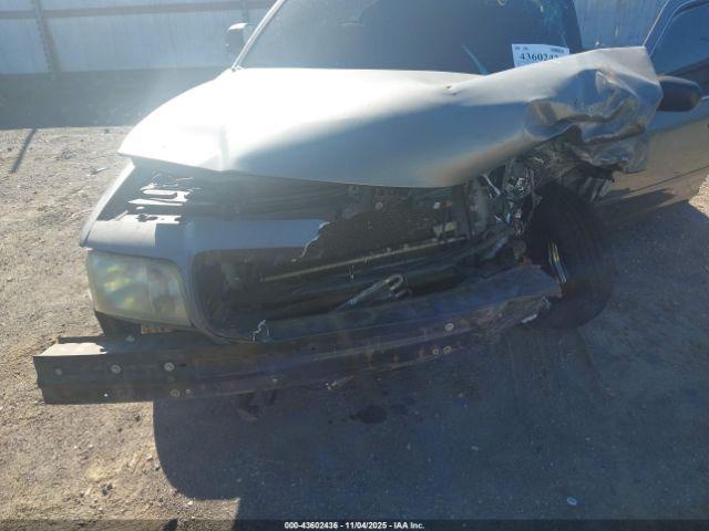 Ford Crown Victoria Image 11