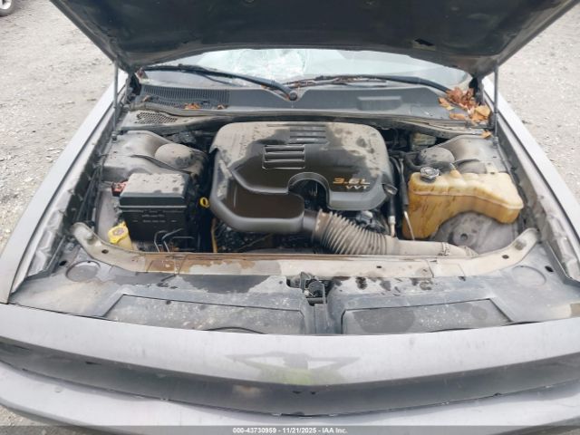 Dodge Challenger Sxt Plus Image 11