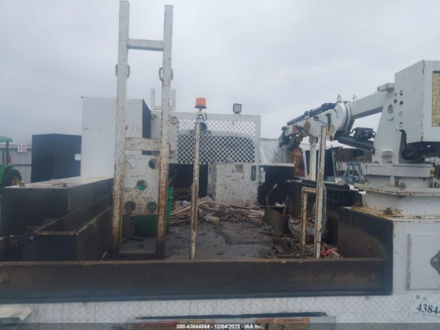 Ford F-550 Xl Image 2