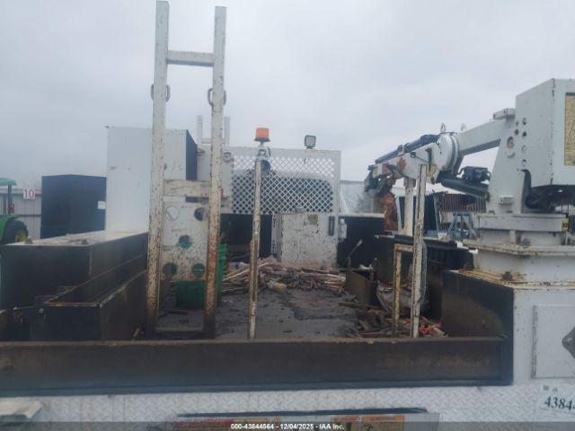 Ford F-550 Xl Image 2