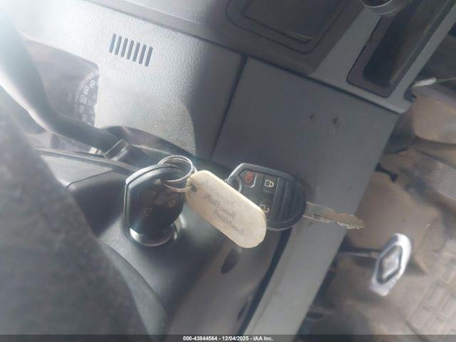 Ford F-550 Xl Image 8