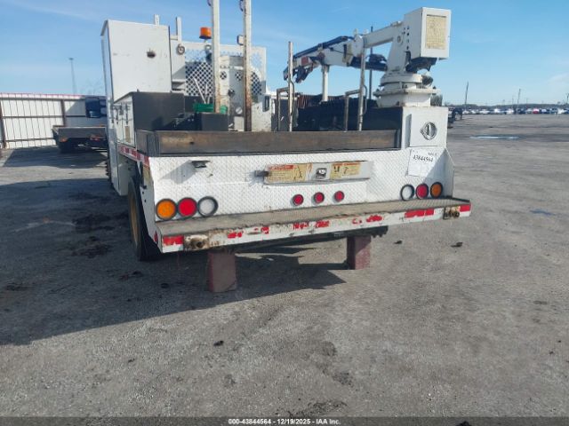 Ford F-550 Xl Image 14