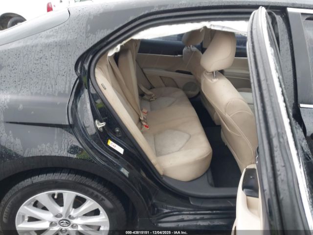 Toyota Camry Le Image 13