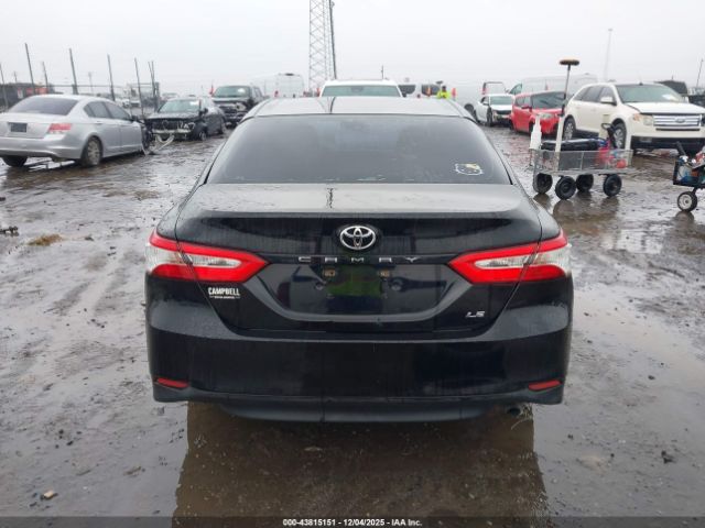 Toyota Camry Le Image 16