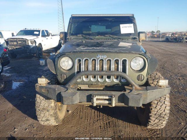 Jeep Wrangler Rubicon Image 13