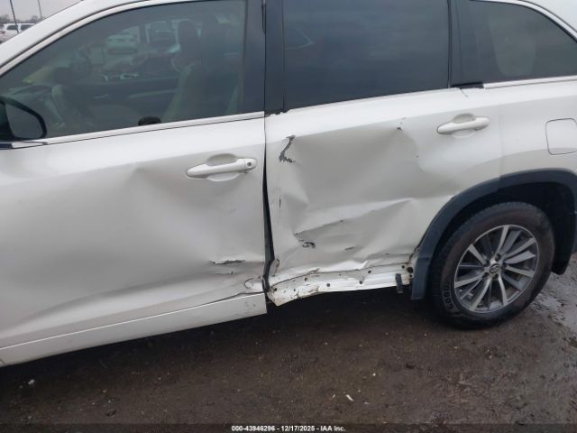 Toyota Highlander Xle Image 16