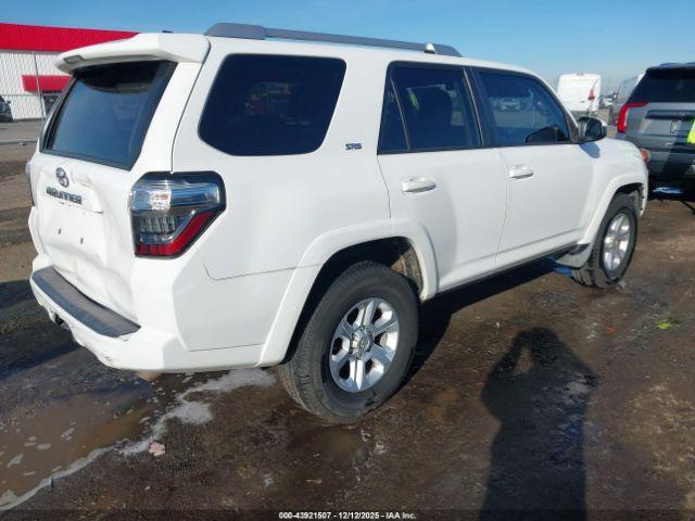 Toyota 4Runner Sr5 Image 8