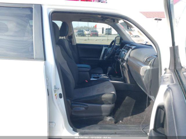 Toyota 4Runner Sr5 Image 5