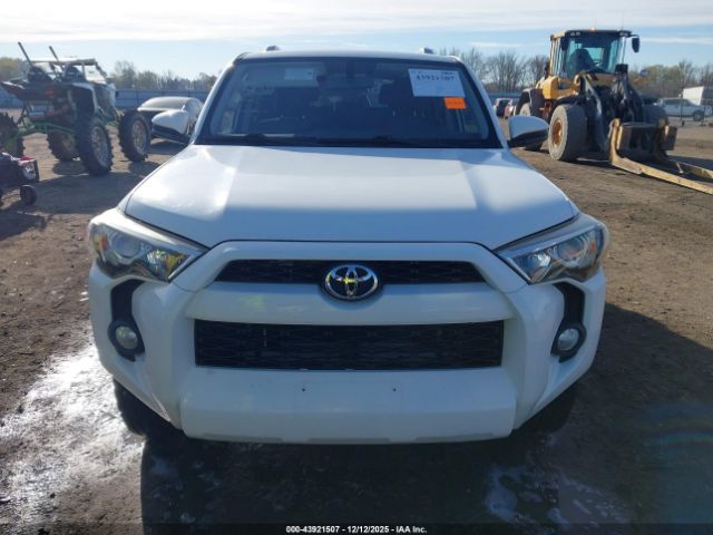 Toyota 4Runner Sr5 Image 9