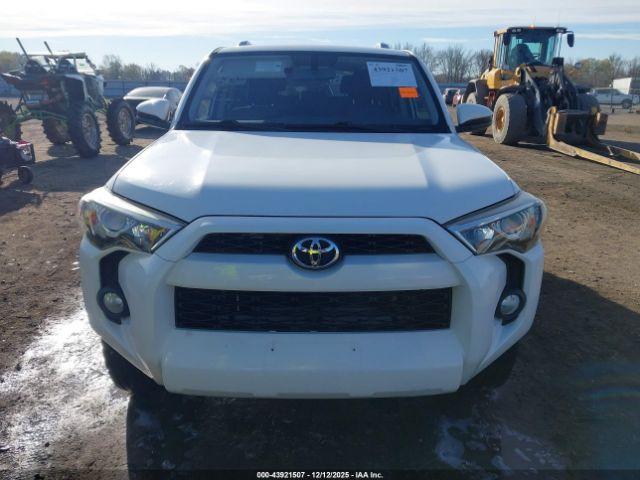 Toyota 4Runner Sr5 Image 9