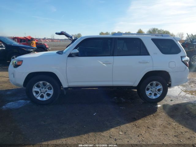 Toyota 4Runner Sr5 Image 18