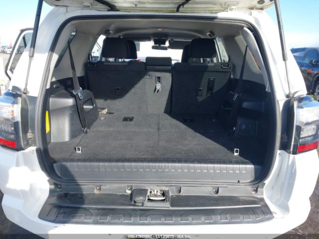 Toyota 4Runner Sr5 Image 14