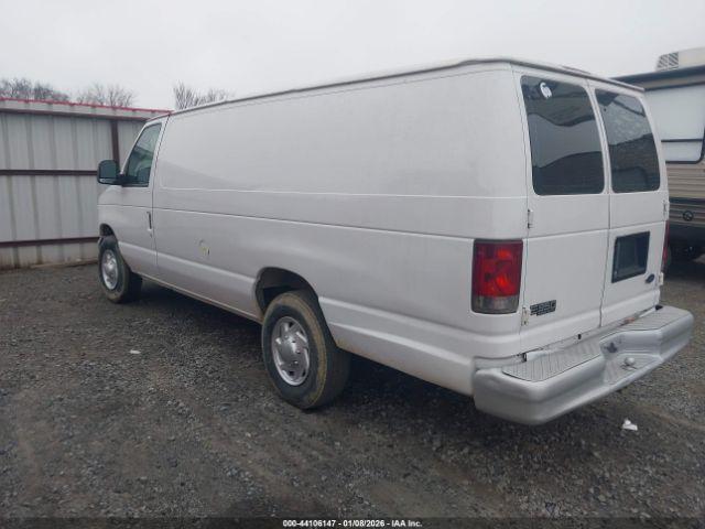 Ford E-350 Image 11