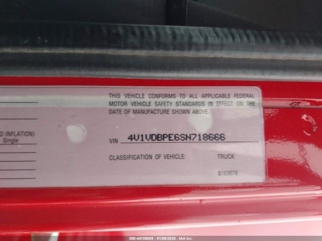 White Gmc Aero Wca Image 7