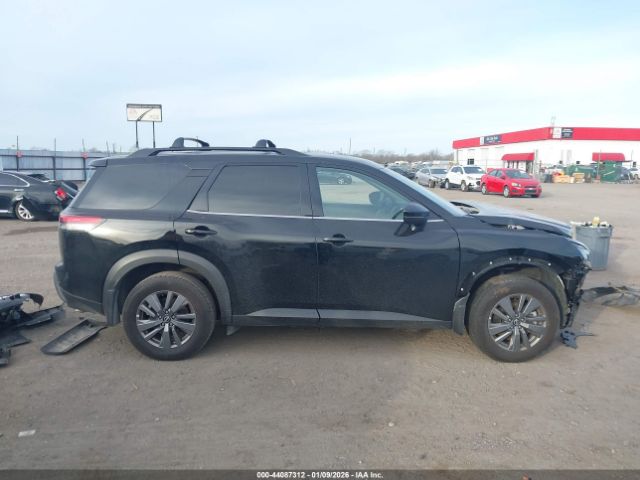 Nissan Pathfinder Sv Fwd Image 12